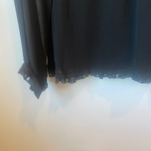Velvet by Graham & Spencer Black Blouse - Picture 3 of 7